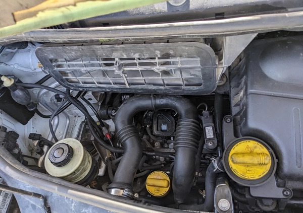 Renault Trafic cena 29700 przebieg: 243354, rok produkcji 2010 z Sieradz małe 56